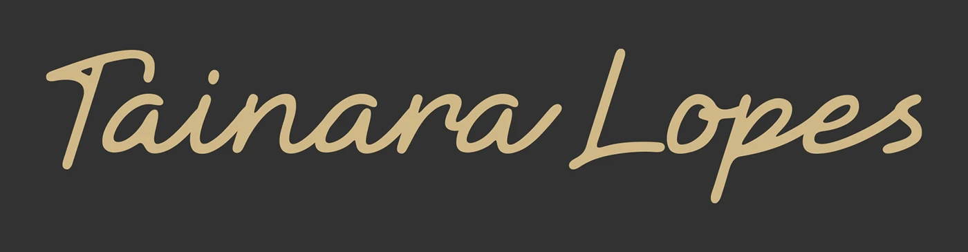 Logotipo manuscrito em dourado sobre fundo cinza escuro.